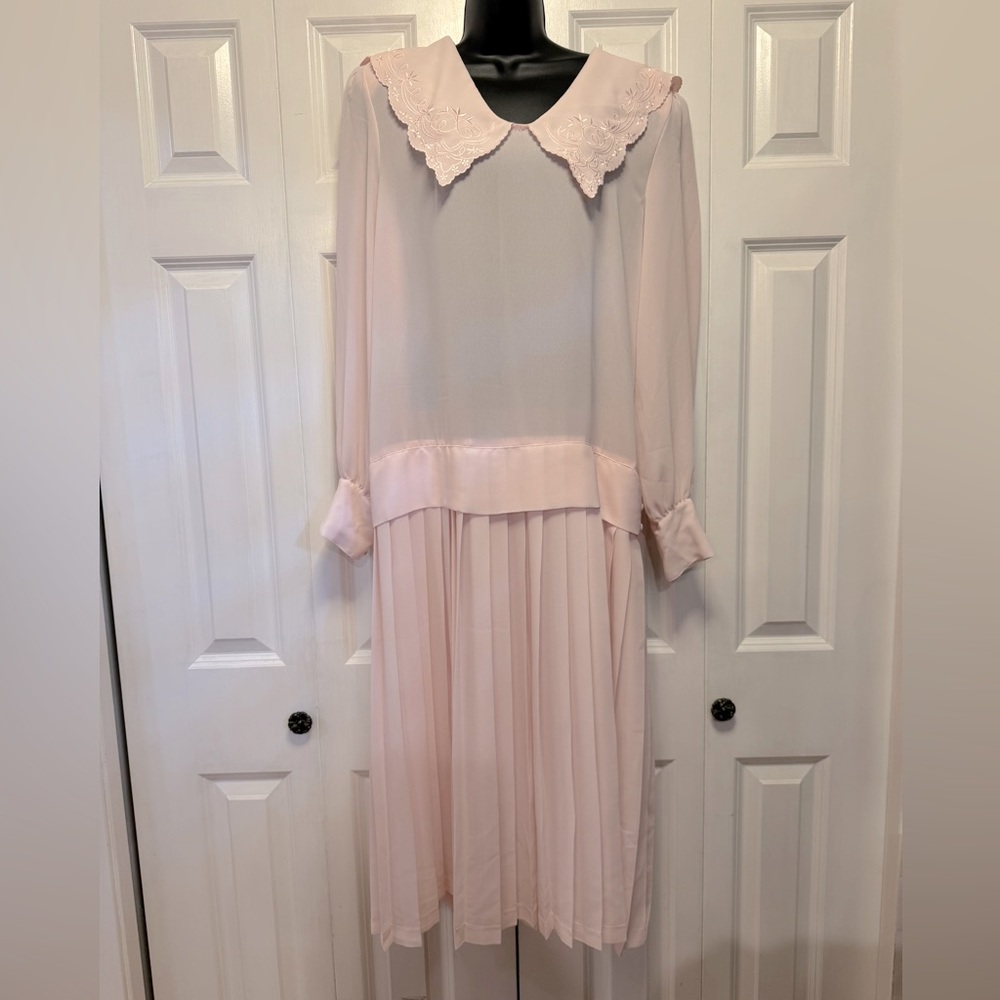 VTG Ms Chaus Women’s Dress Size 12 Light Pink Embroidered Collar Puff Sleeves